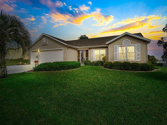 3rd image of 4933 Sawgrass Lake Cir