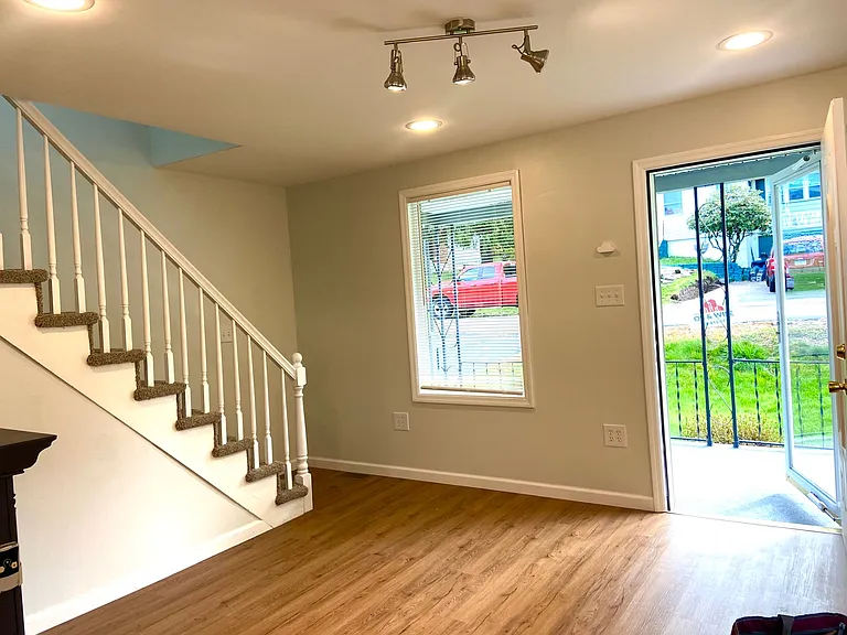 218 Highland Ave — Photo 14