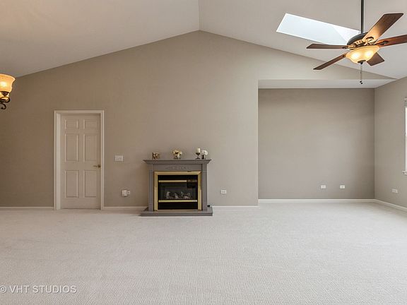 3rd image of 2347 Ashbrook Ln