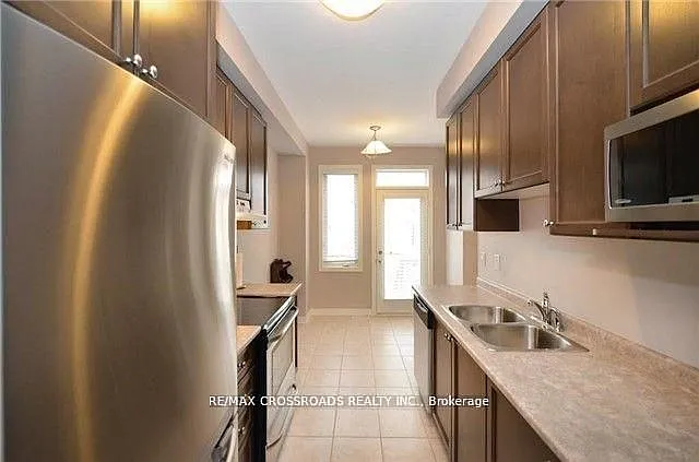 158 Harvest Hills Blvd — Photo 9