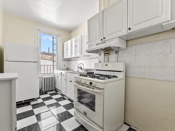 1271 Bushwick Avenue image 6 of 12