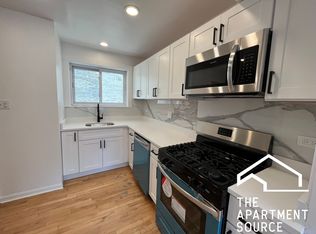 3838 W George St APT 1E, Chicago, IL 60618