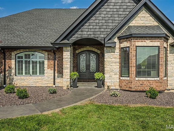 2nd image of 213 Appleton Ln