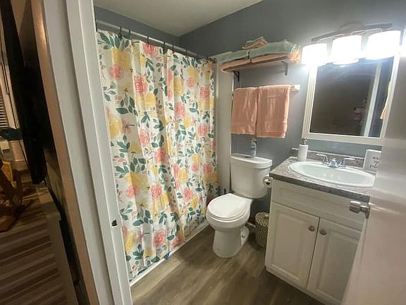 5th image of 70 E Grand Ave #107