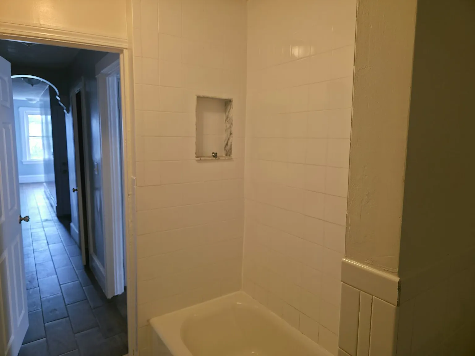 111-19 Inwood Street, Unit Main — Photo 3