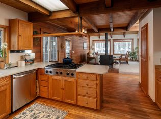 67040 Rock Island Ln, Bend, OR 97703