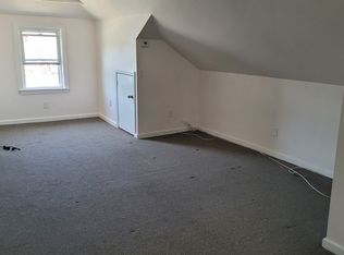 1728 Elmwood Ave FLOOR 3, Warwick, RI 02888