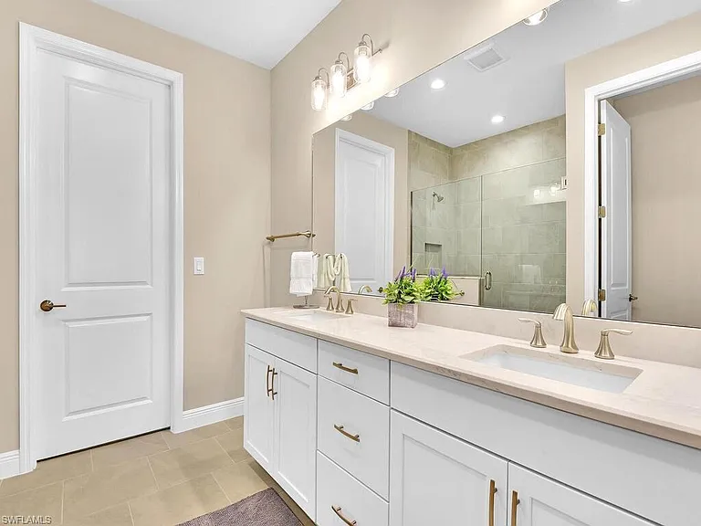 2561 Seychelles Dr #308 — Photo 11