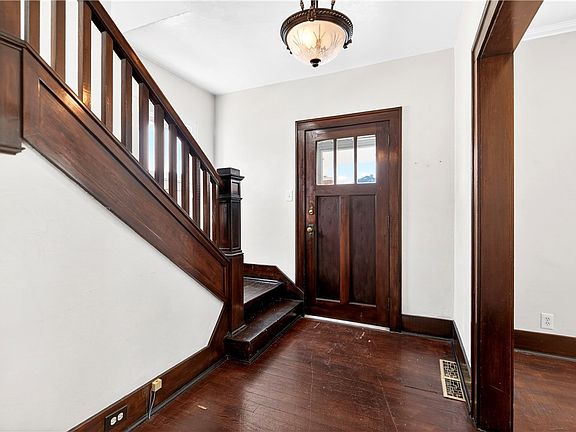 3rd image of 140 4th St