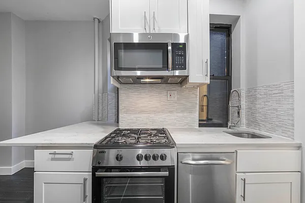 Rented by Tourma Realty LLC | media 32