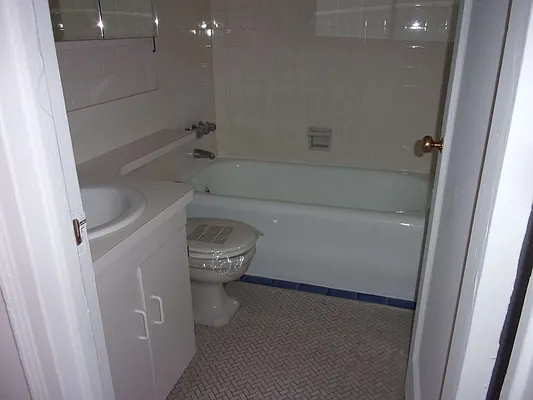 Rented by Carlyle Property Management | media 9