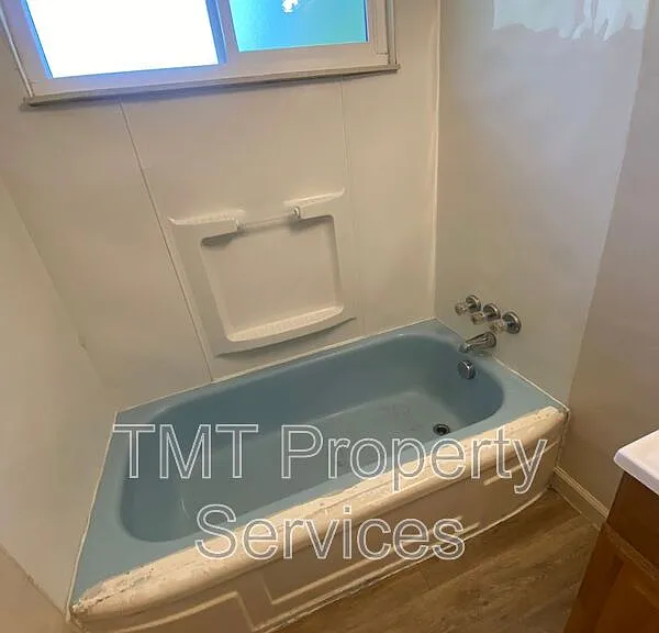 2530 S St #13 — Photo 14