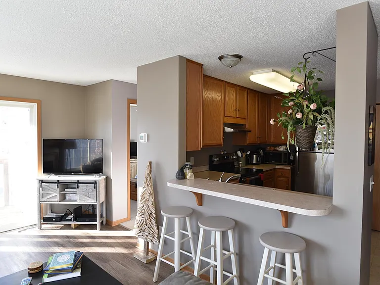 15550 Foghorn Ln — Photo 2