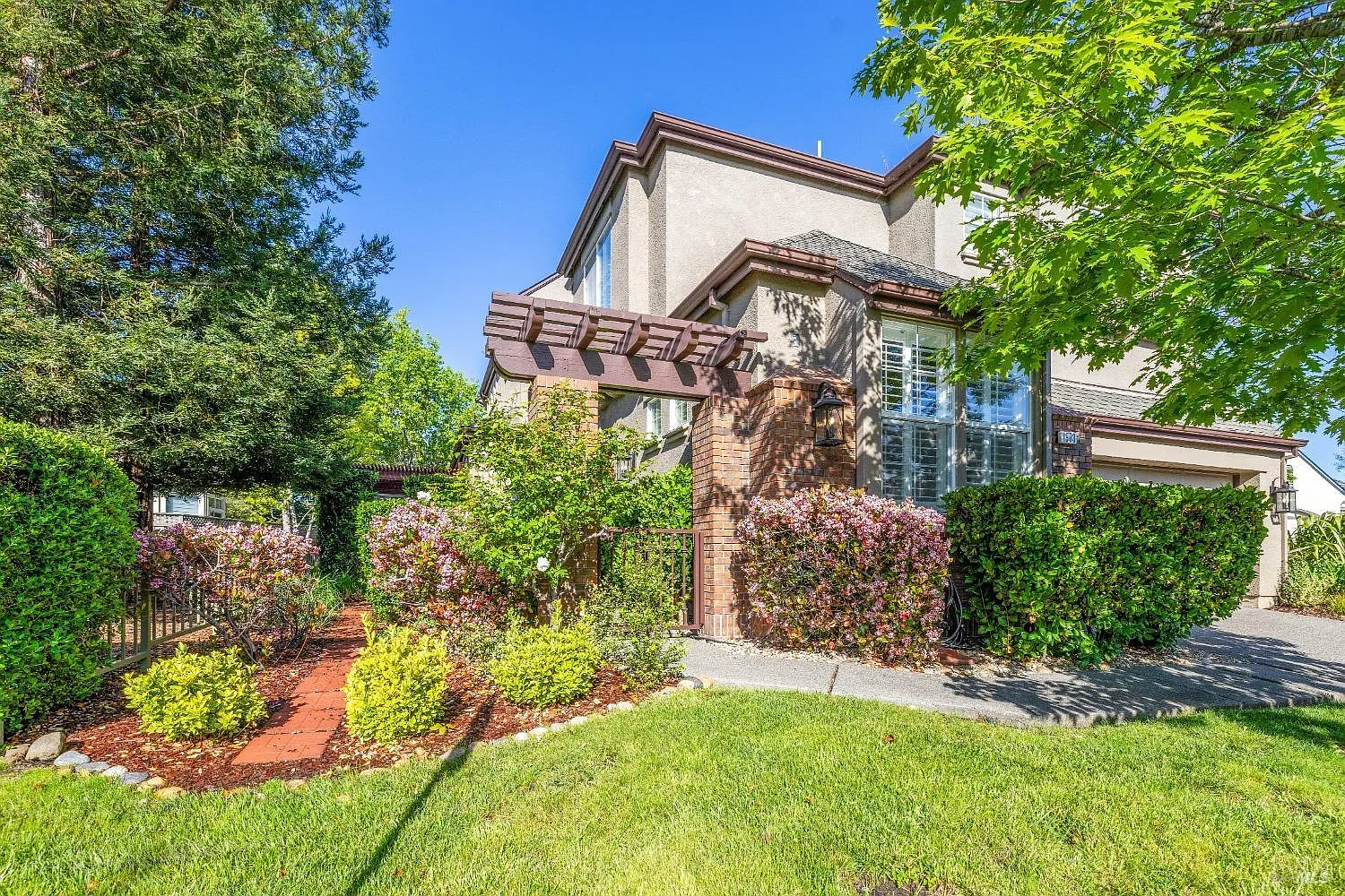 1903 Falcon Ridge Drive photo 1