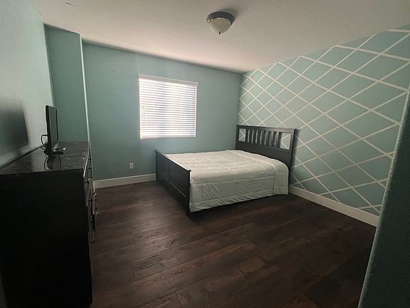 3rd image of 9372 Anakin Ln