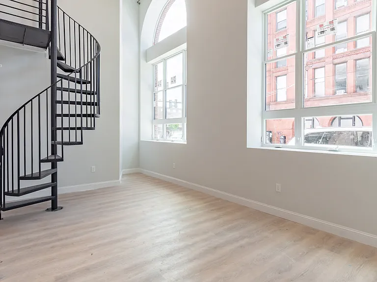 146 Main St #101 — Photo 9