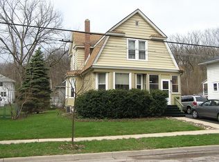 115 Division St, Algonquin, IL 60102