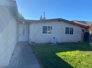 810 E Berkeley St, Santa Ana, CA 92707