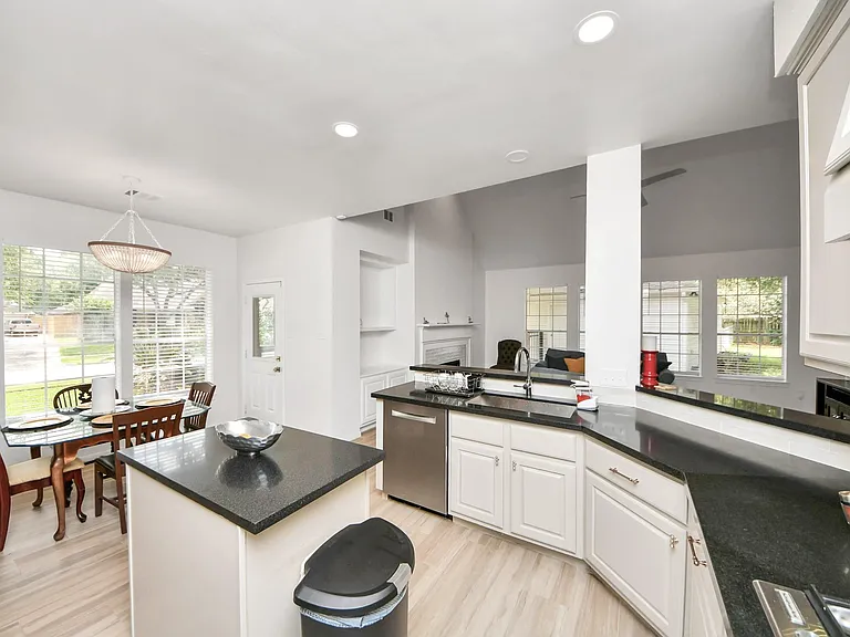 7130 Glenwood Dr — Photo 9