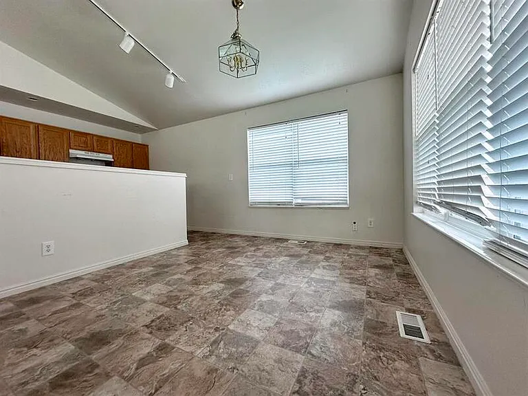 315 N 270 W — Photo 4