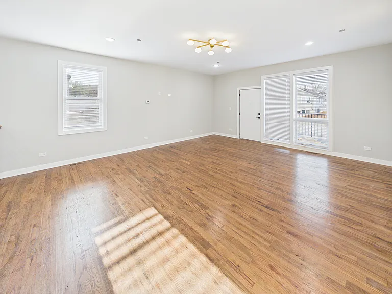 2236 W Cermak Rd #1R — Photo 12