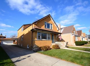 9720 S Utica Ave, Evergreen Park, IL 60805