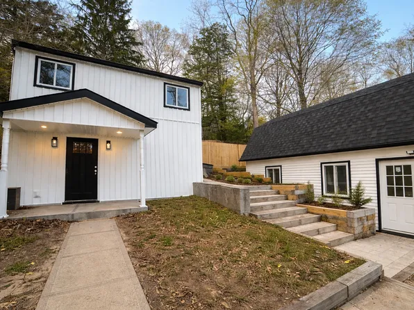 (undisclosed Address), Setauket, NY 11733