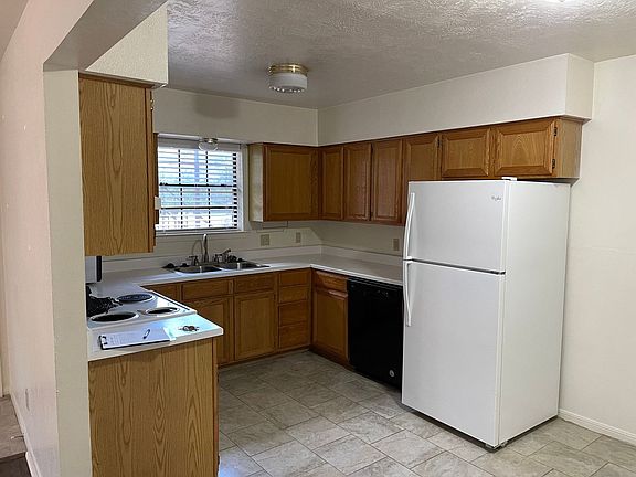 3rd image of 1806A Woodsman Dr