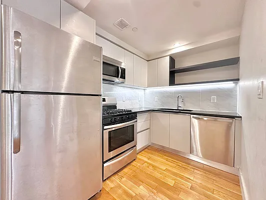 Rented by Doorway NYC, LLC | media 32