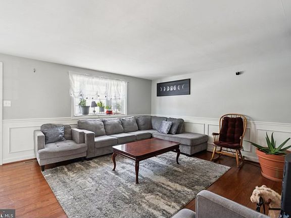 5th image of 5083 Macnamara Dr