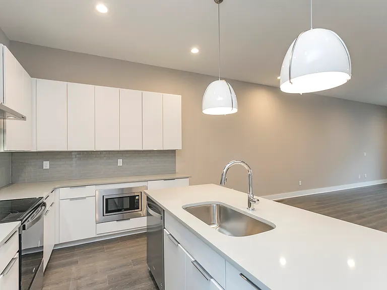 333 Douglas Ave — Photo 27