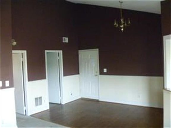 5th image of 7604 Lakeside Village Dr