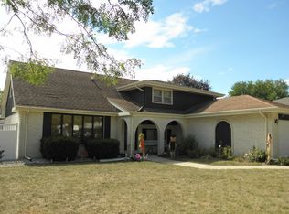 1801 Lincoln Ave, Crest Hill, IL 60403