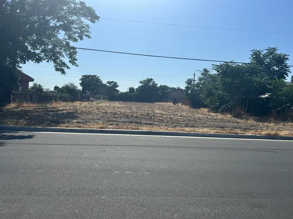 629 S Spruce Street, Tulare, CA 93274