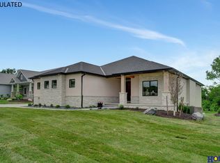 8830 Appaloosa Ln, Lincoln, NE 68520