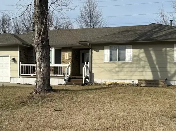 2620 W Ridge Dr, Emporia, KS 66801