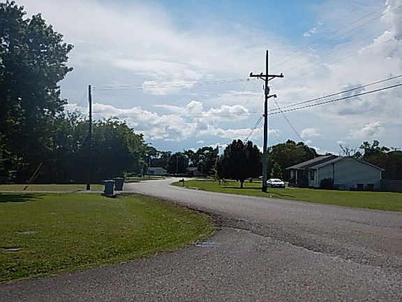 5th image of 2808 Reynolds Dr