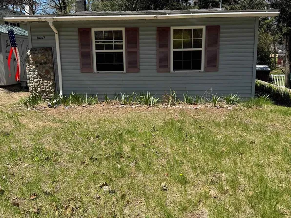 8687 Reiss Dr, Farwell, MI 48622