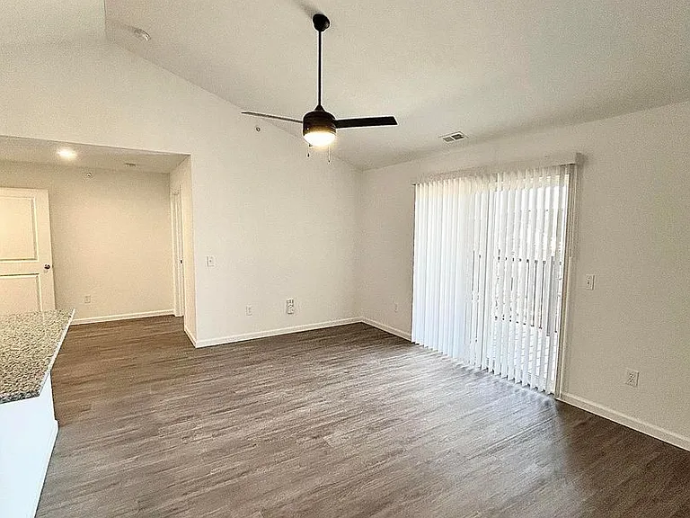 Sagamore Winds Apartments — Photo 20