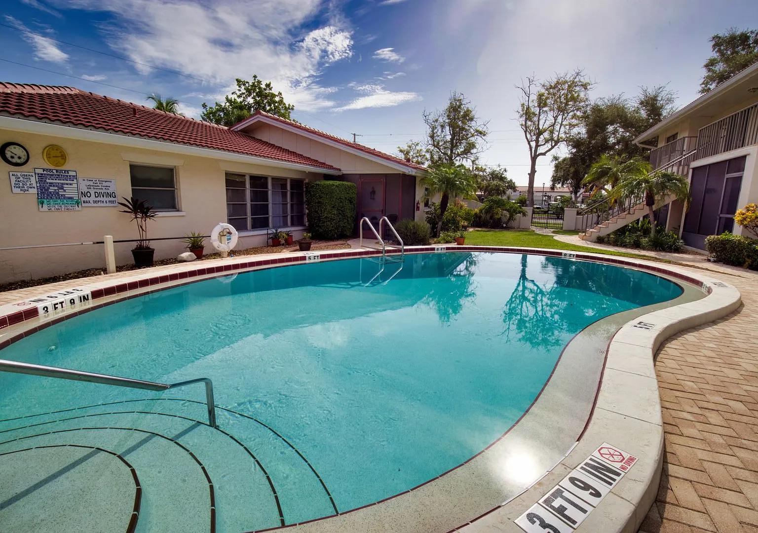 Seasonal Short-Term Condo located in Downtown Venice Island! — Photo 2