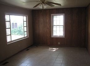 3rd image of 348 Sunrise Dr