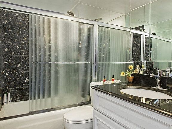 5th image of 245 E 54th St APT 22R