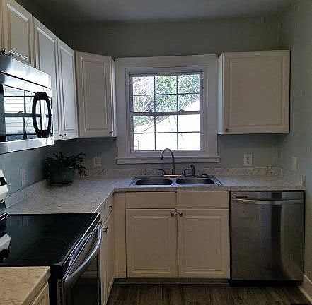 4th image of 23 Paris View Dr #14