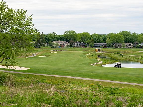 2nd image of 53 Golf Pkwy
