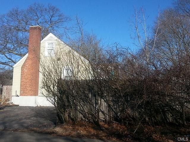 2nd image of 783 Reef Rd