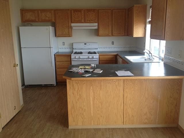 2nd image of 1019 N Christopher St