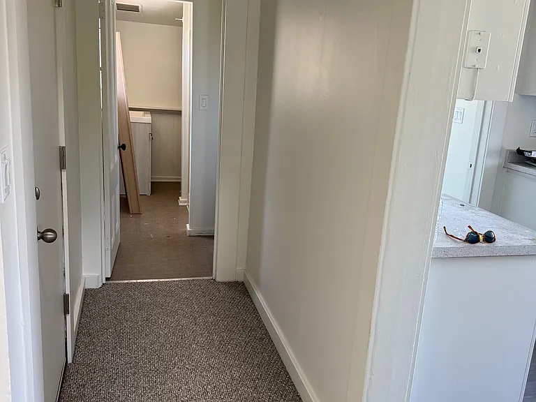 659 Sandercock St — Photo 17