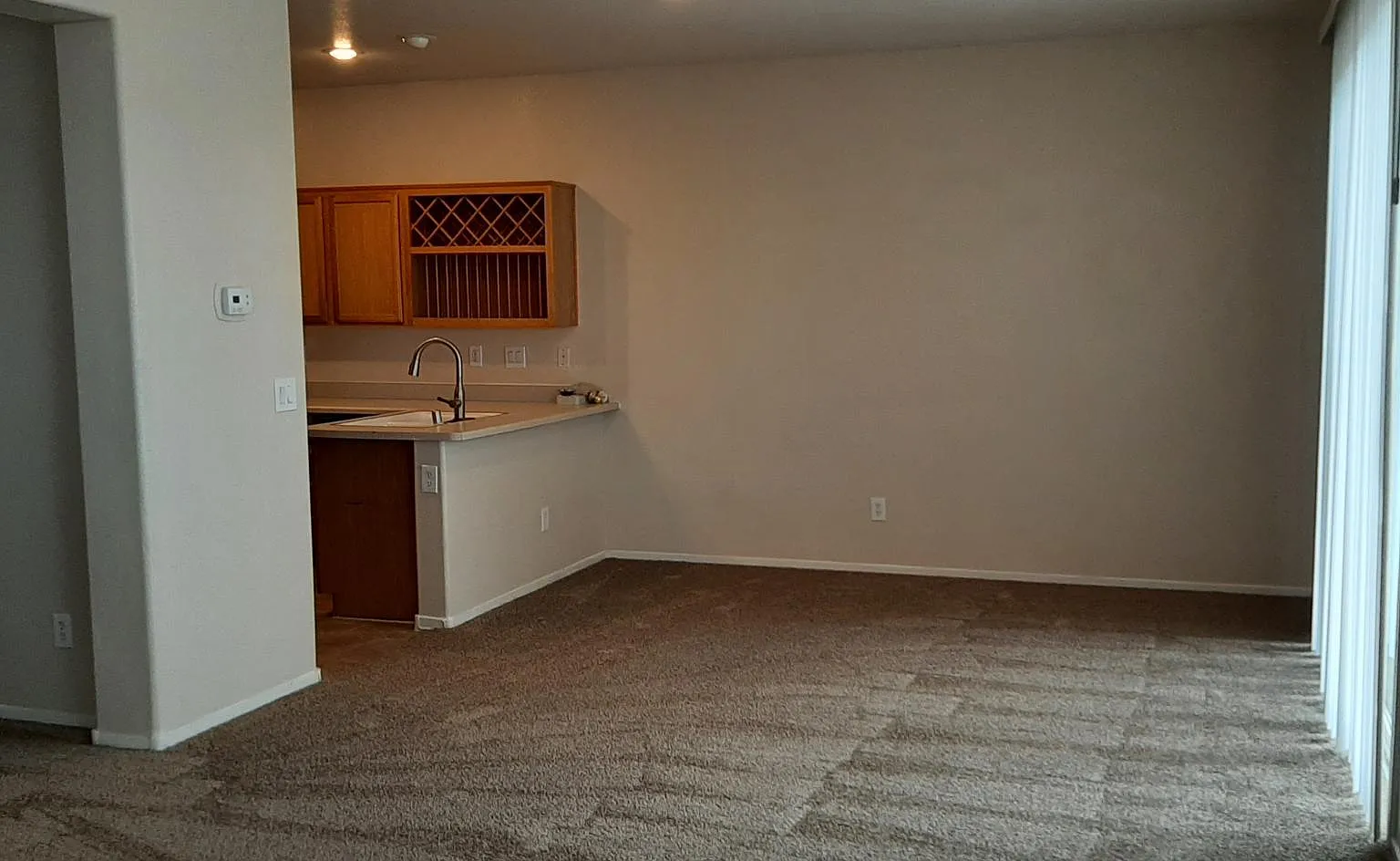 4 bed, 2.5 bath, 1945 sqft, $1,700 — Photo 4