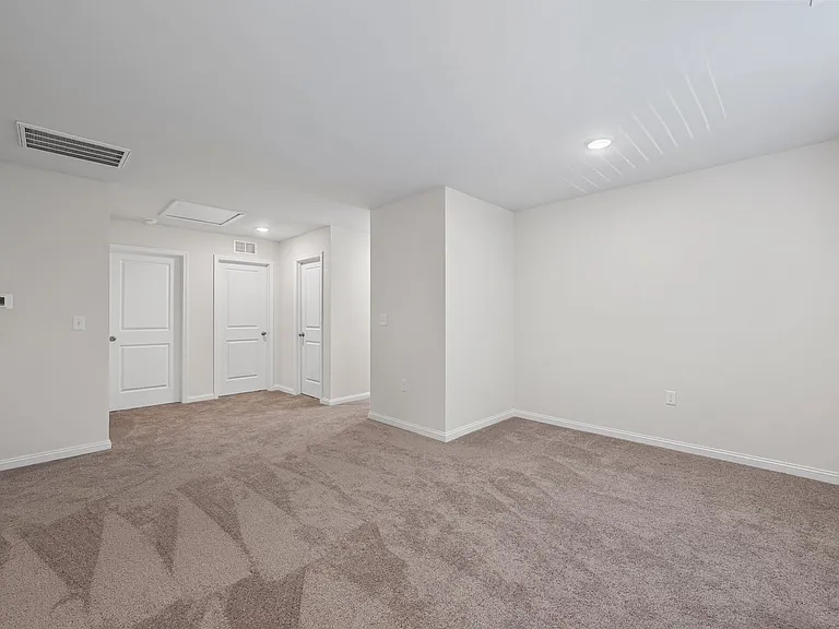 3142 White Ash St — Photo 2