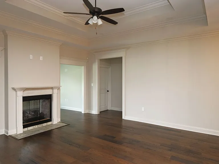 4704 Crescent Ct — Photo 3
